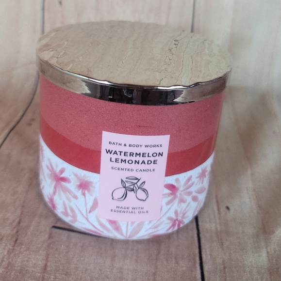 Bath And Body Works Watermelon Lemonade 3 Wick Candle - Picture 2 of 13
